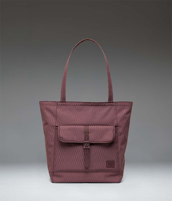 Herschel Retreat Tote in Huckleberry Diamond