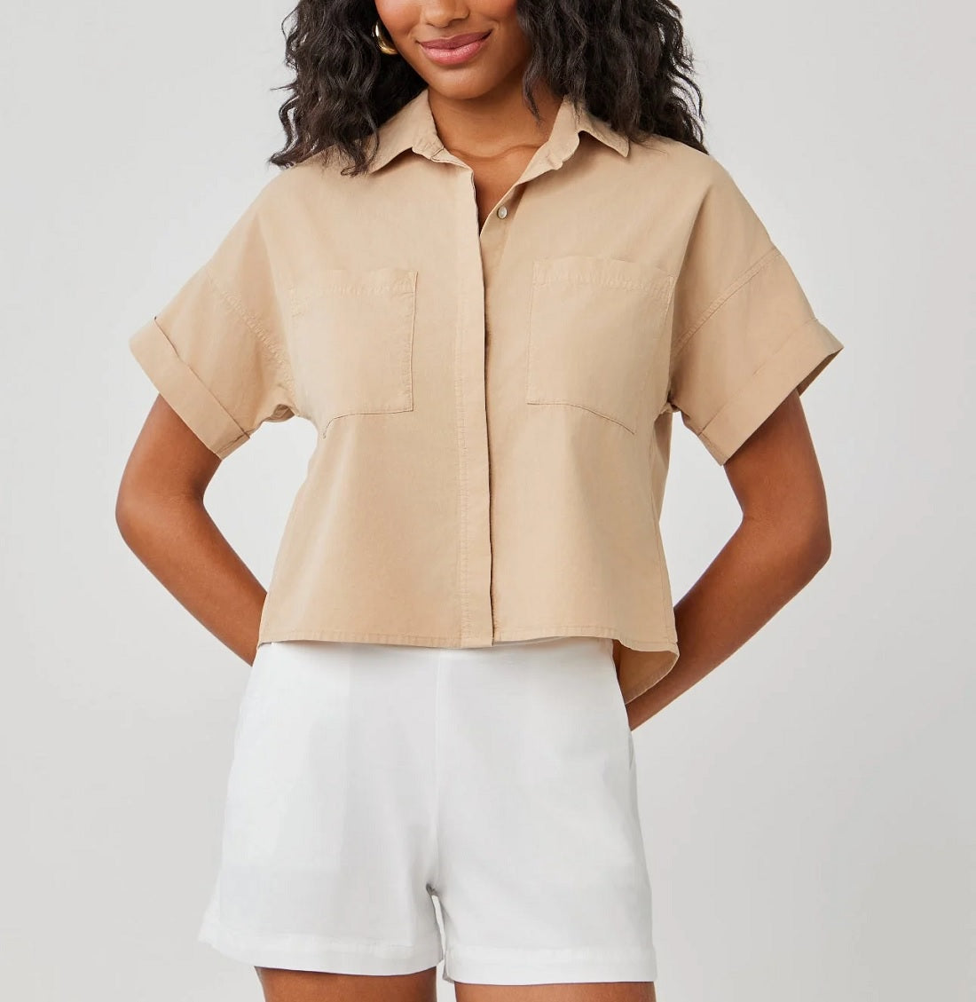 Womens Two Pocket Short Sleeve Shirt in Kona Khaki