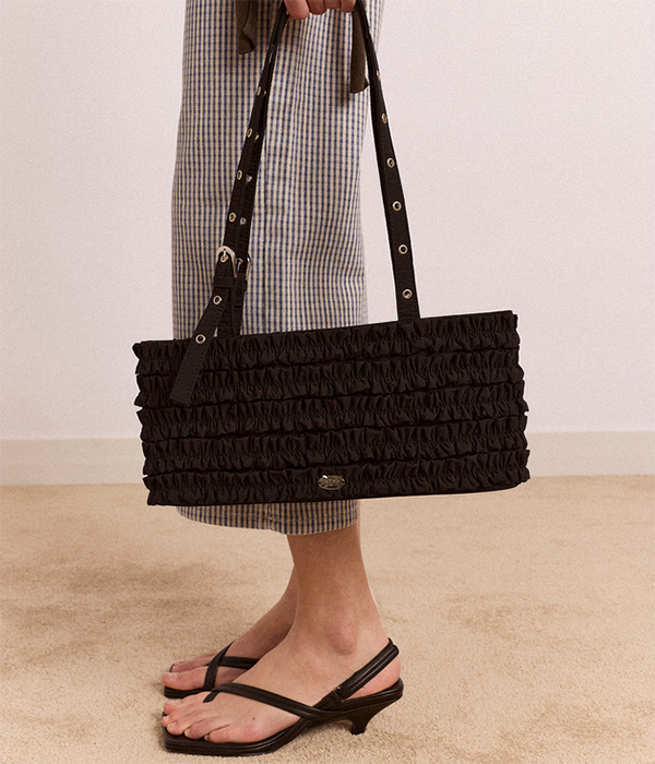 Womens Sophia Ruffle Bag in Black