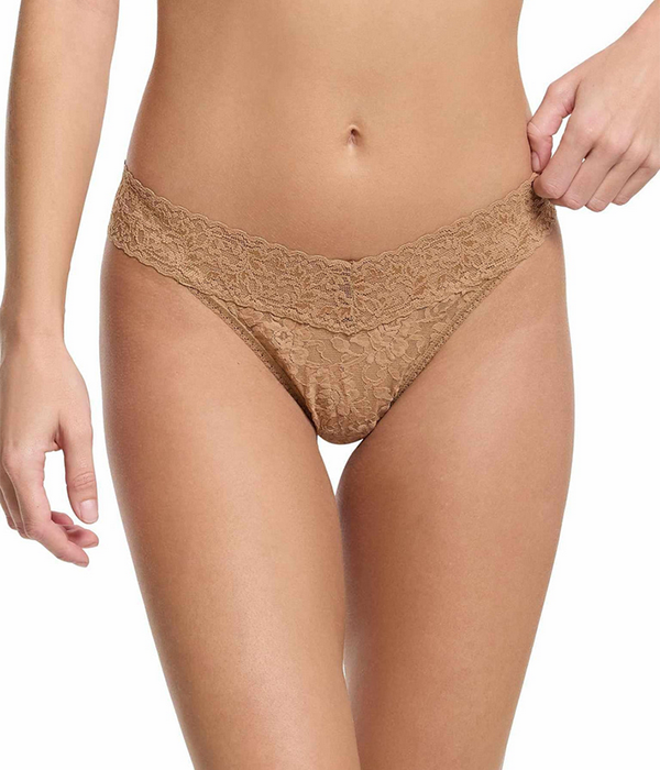Womens Petite Signature Lace Low Rise Thong
