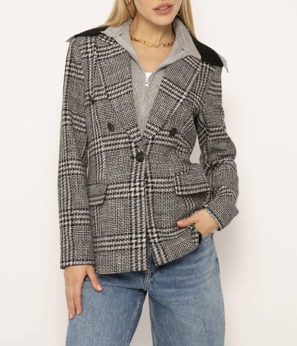 Womens Odette Oversized Blazer w/ Chunky Knit Dicket
