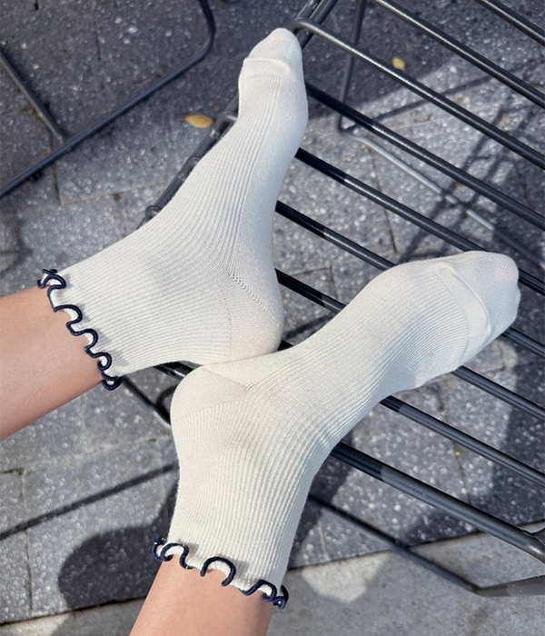 Womens Petite Ruffled Modal Socks