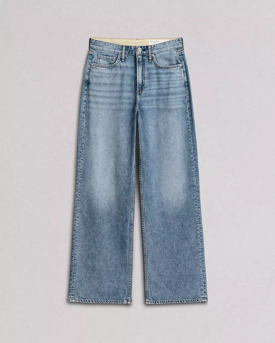 Womens Featherweight Logan