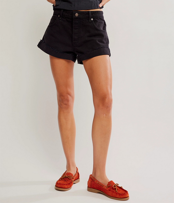 Womens Cali Cuffed Shortie in Washed Black
