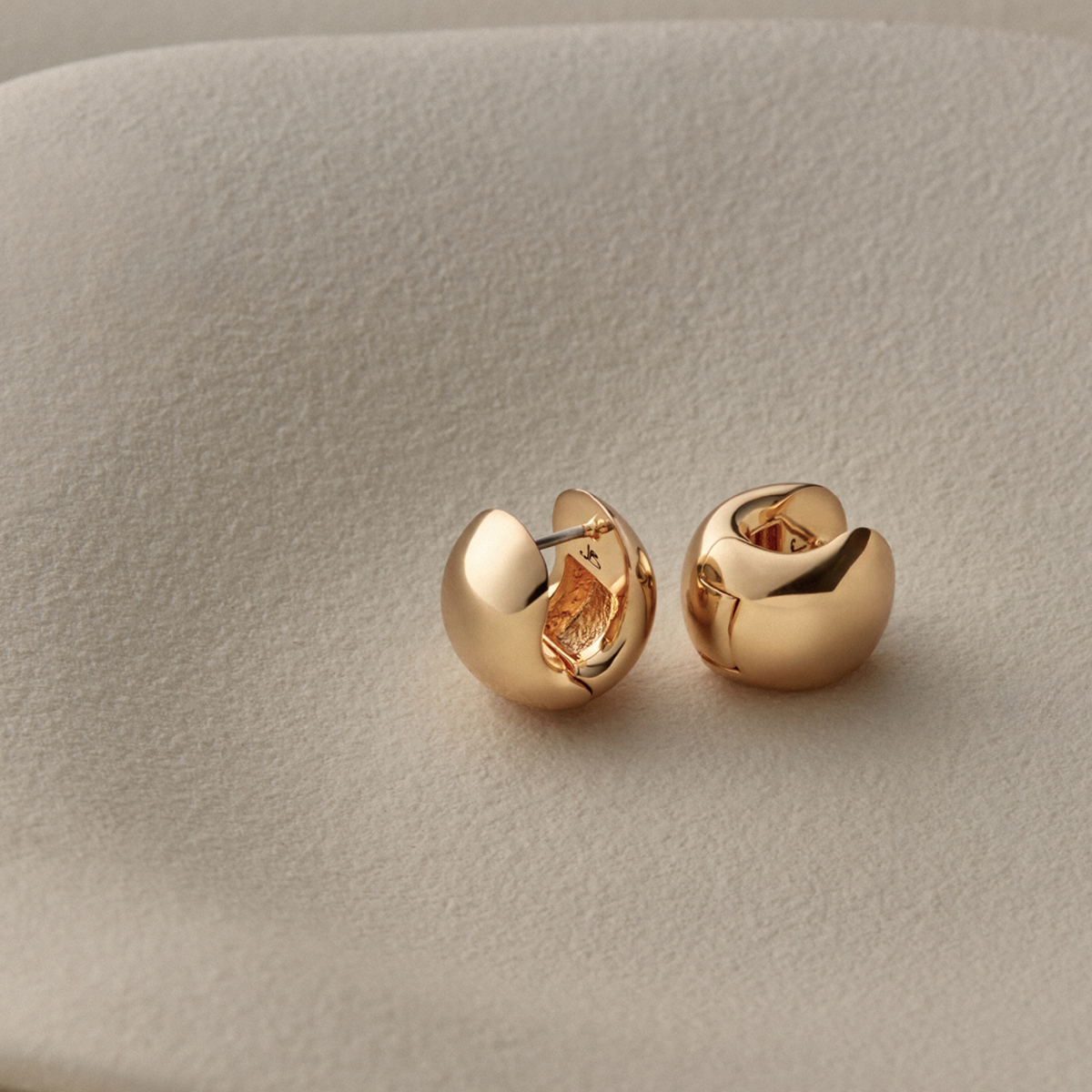 Jenny Bird Mini Gemma Hoops - High Polish Gold