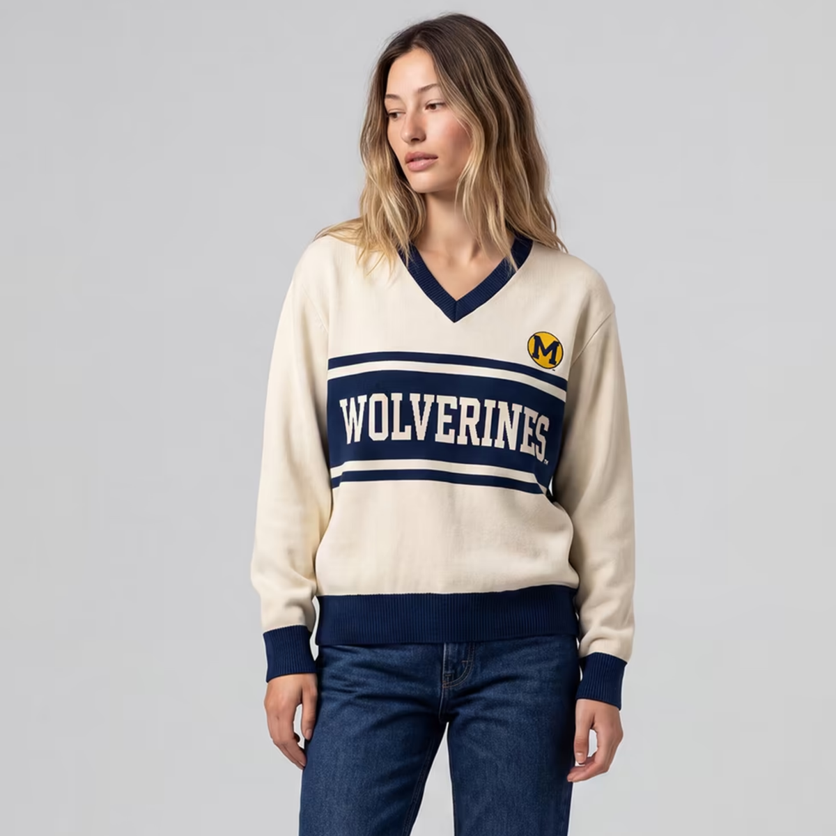 Mitchell & Ness Womens NCAA Womens Retro Roots V-Neck Sweater Michigan Wolverines -Cream