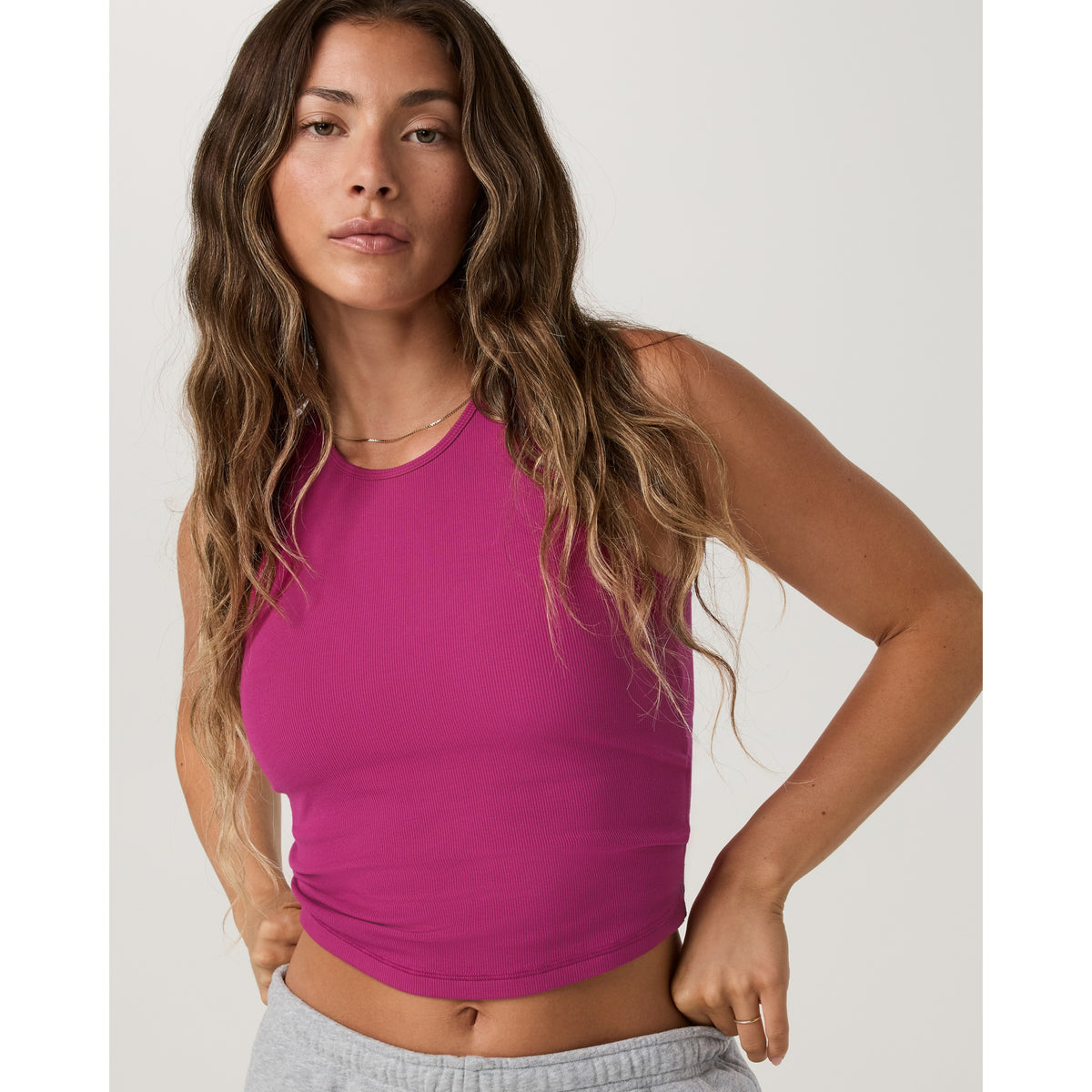 Vuori Womens Pose Plyo Tank - Dragonfruit