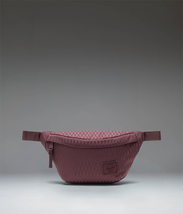 Herschel Classic Hip Pack in Huckleberry Diamond