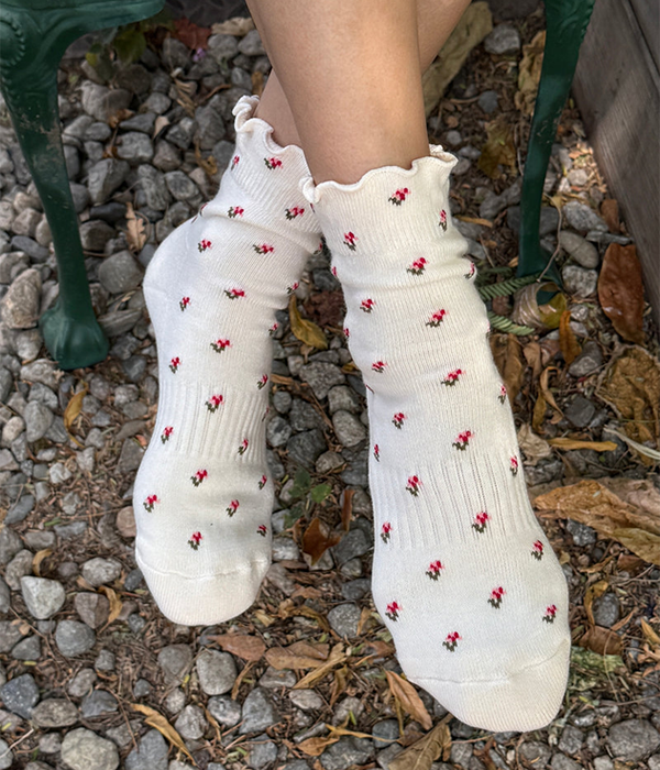 Womens Ruffled Hugger Crew Socks