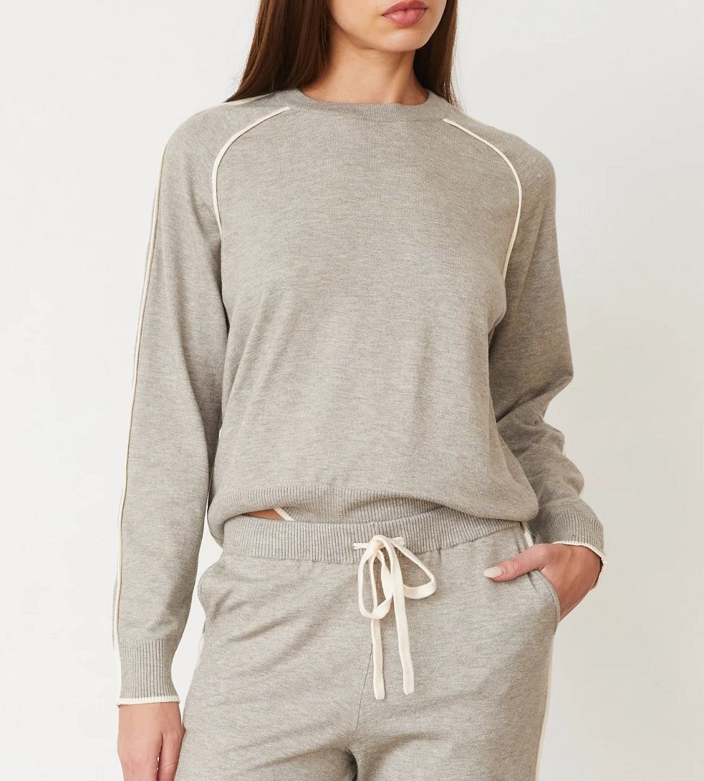 Womens Light Soft Knit Sweater With Contrast Piping