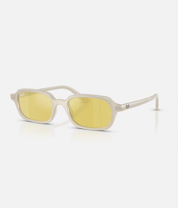 Zuri in Cloudy Warm White / Yellow Mirror Flash Gold