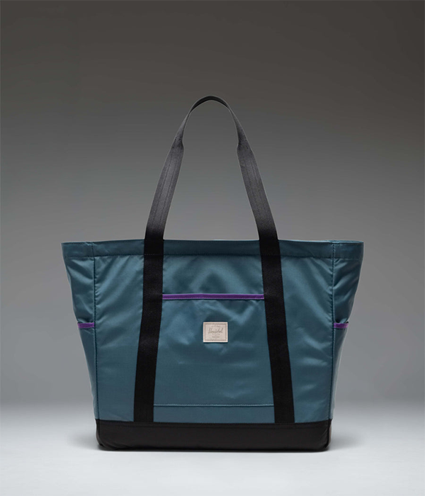 Herschel Heritage Tote in Mediterranea