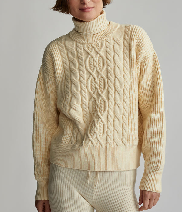Womens Mondain Cable Knit