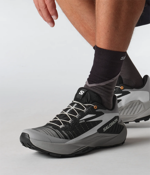 Mens Genesis in Black / Alloy / Turmeric