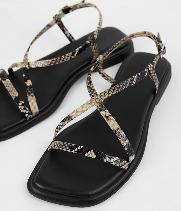 Womens Izzy in Beige / Black