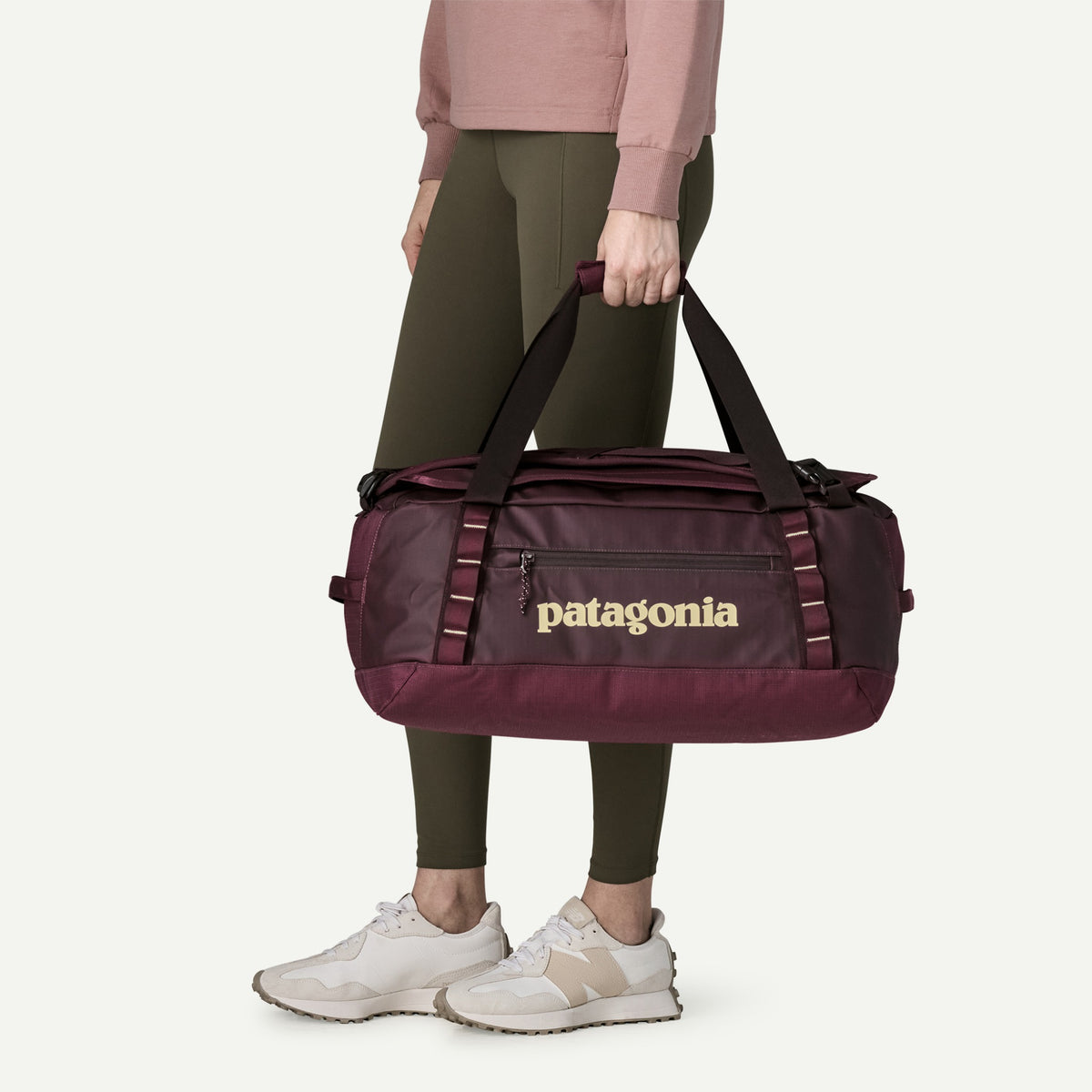 Patagonia Black Hole Duffel 40L - BYFG_Berry Fig