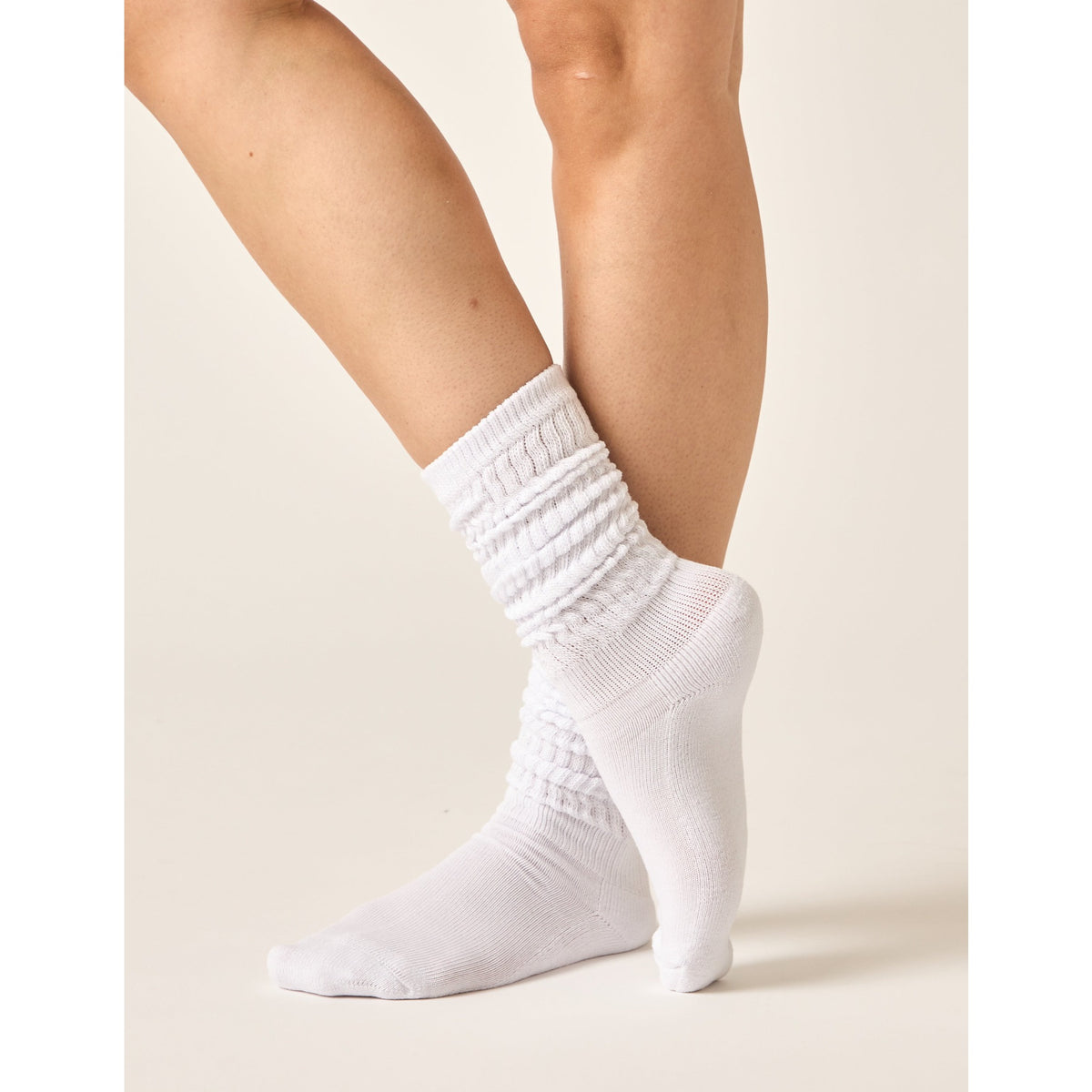 Lucky Honey Everyday Lightweight Scrunchie Sock In White - White