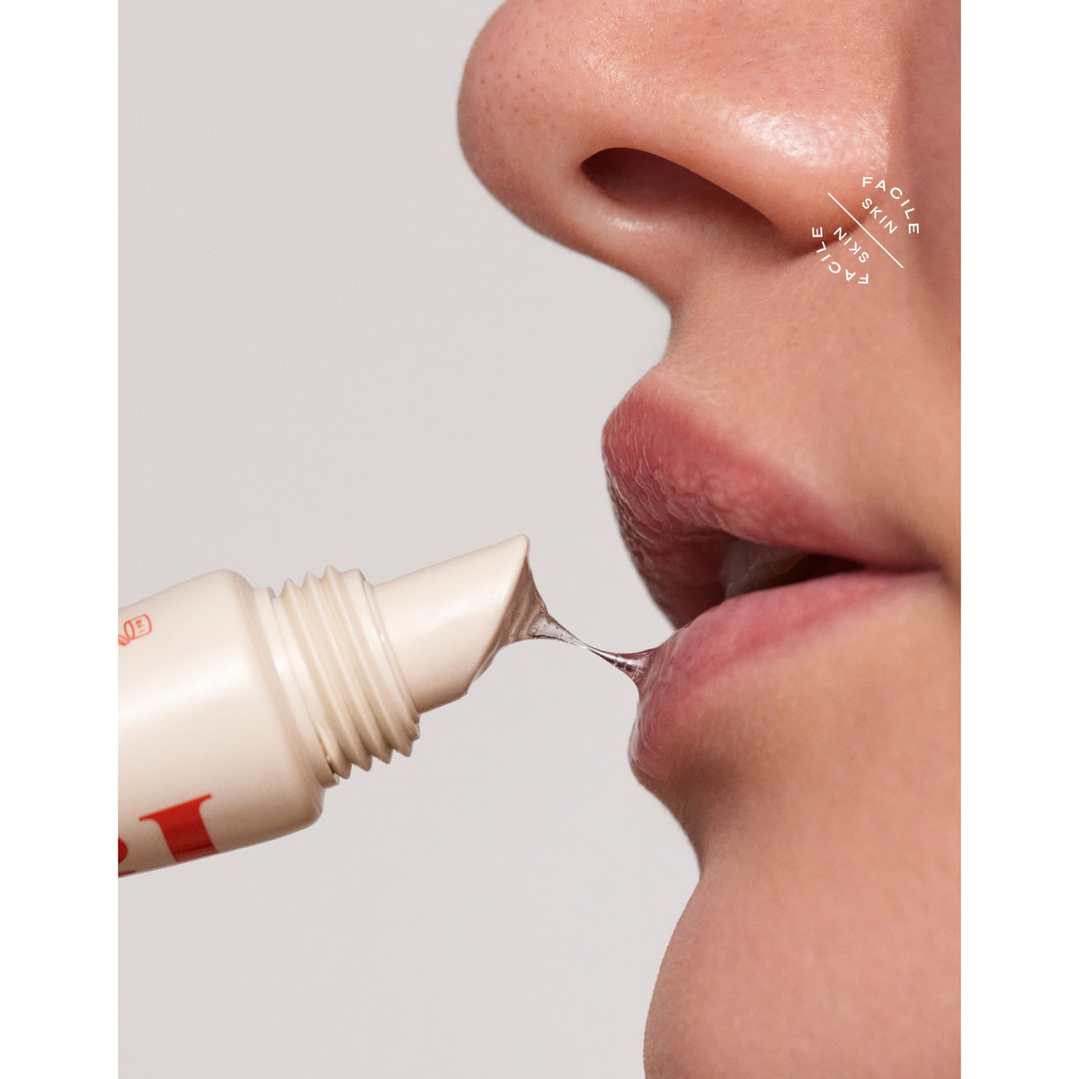 Facile Lip Jelly - Clear Lip Moisturizer