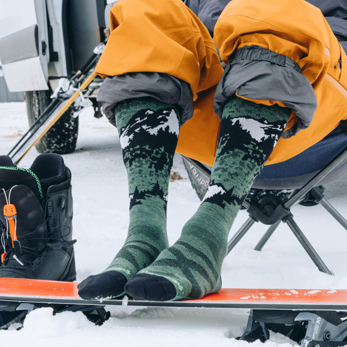 Darn Tough Vermont Mens Cold Smoke OTC Lightweight
