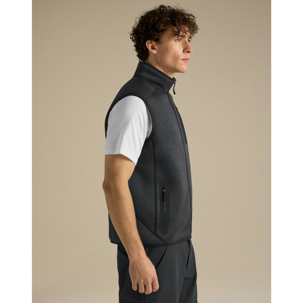 Arcteryx Mens Covert Vest F26 - Black Heather