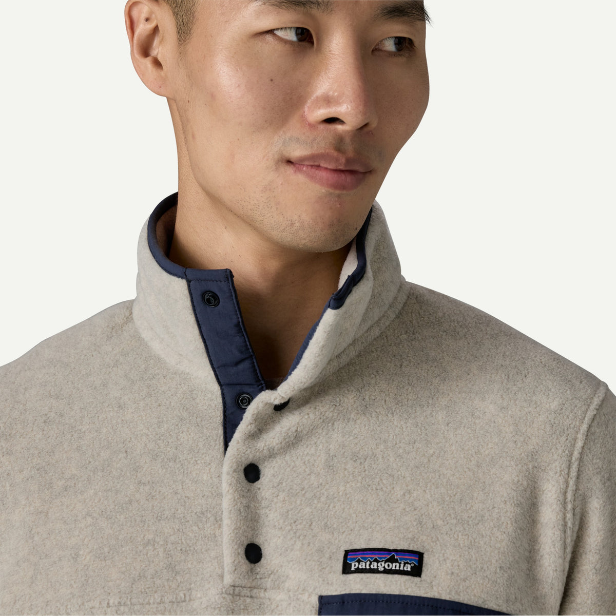 Patagonia Mens LW Synch Snap-T P/O F26-Oatmeal Heather w/New Navy