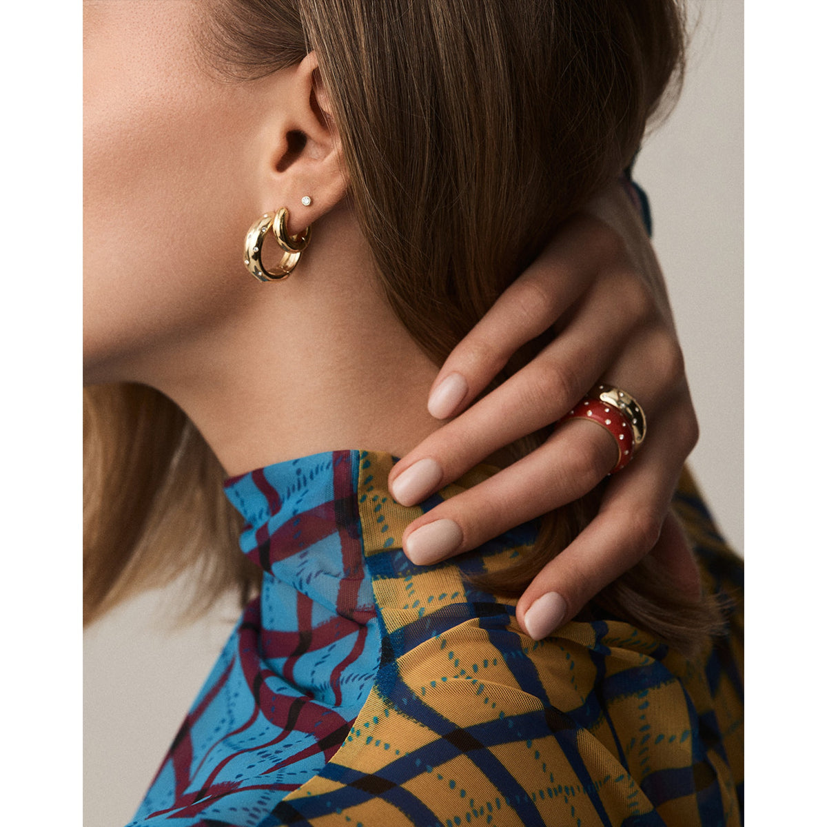 Gorjana Noel Shimmer Hoops - Gold