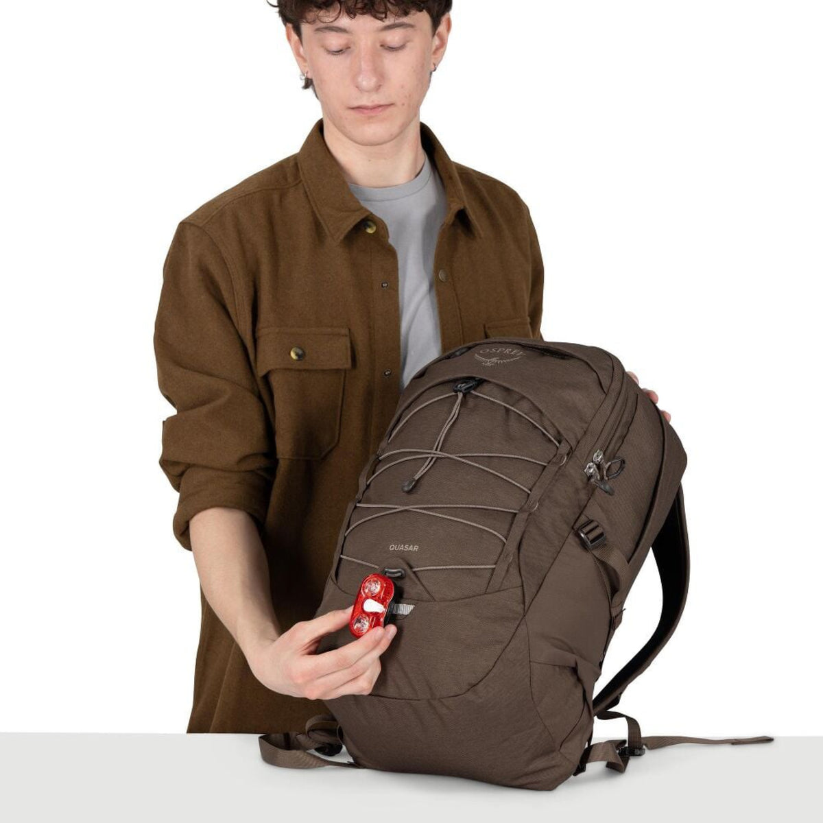 Osprey Quasar in Driftshade Truffle Brown