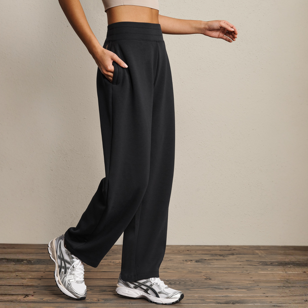 Rhone Womens Dreamglow Barrel Leg Pant in Pure Black Heather-Pure Black Heather