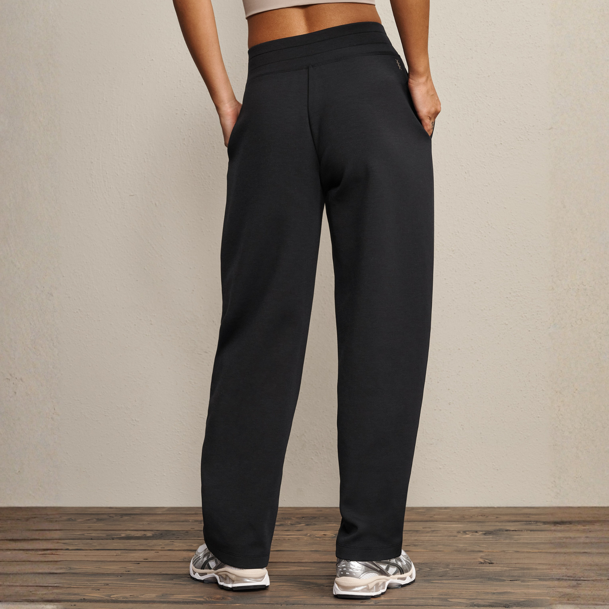 Rhone Womens Dreamglow Barrel Leg Pant in Pure Black Heather-Pure Black Heather
