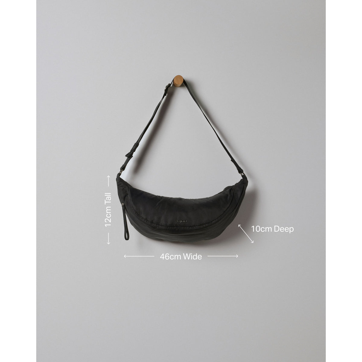 Vuori Womens Arden Crescent Sling - Black