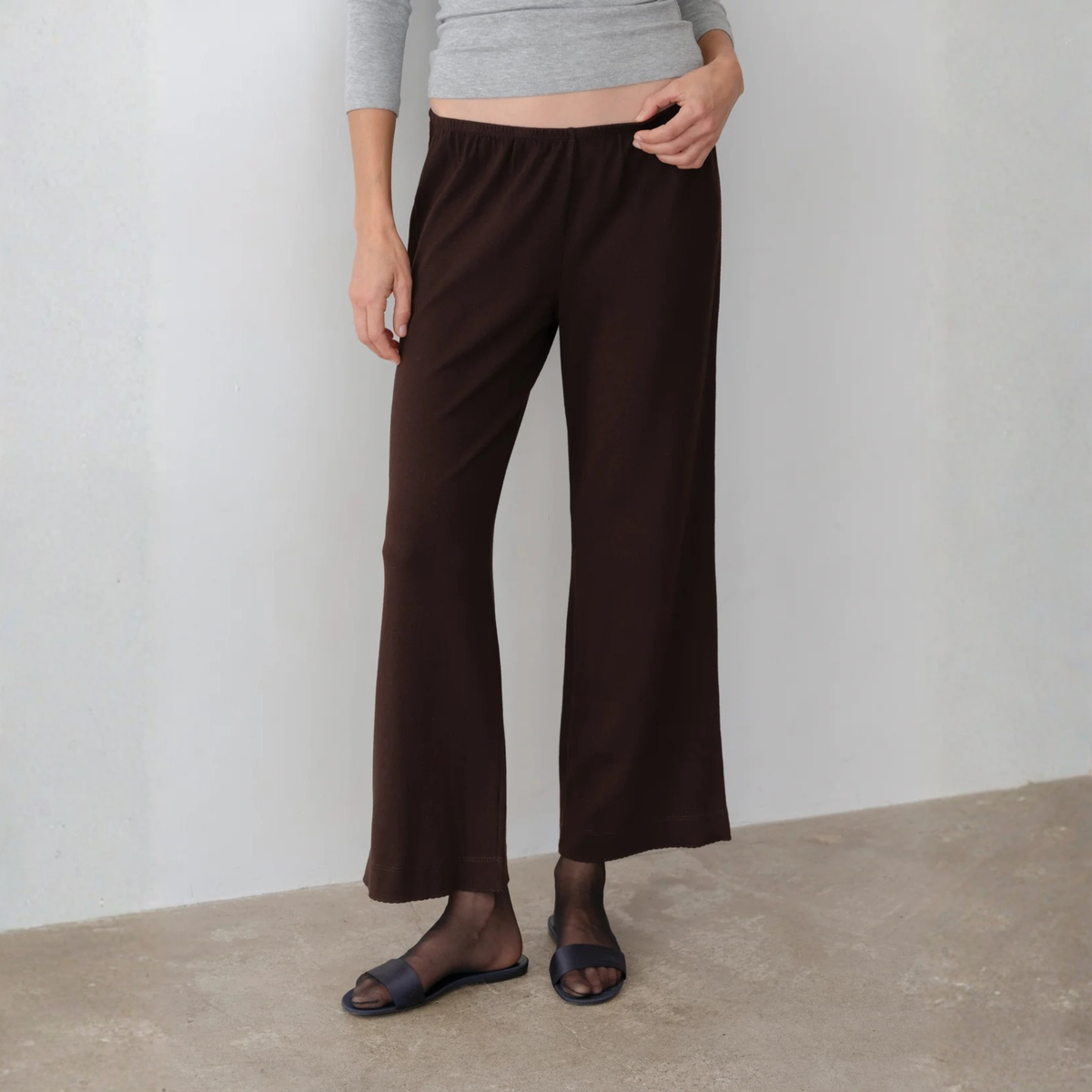 Donni Womens Baby Rib Scallop Pant in Espresso-Espresso