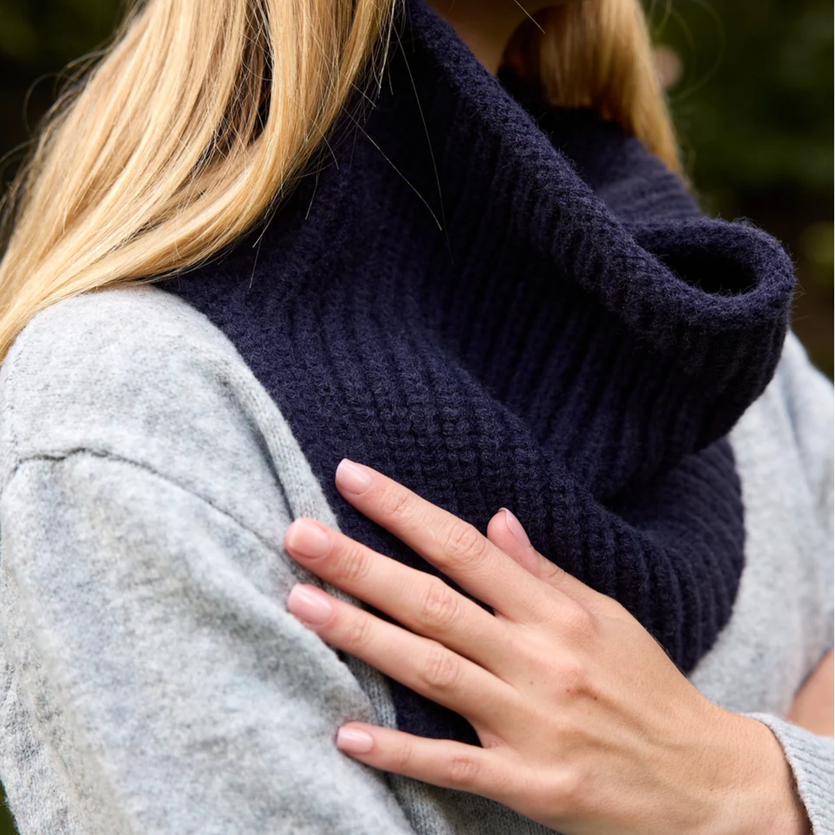 Hat Attack Womens Cocoon Knit Cowl-Grey