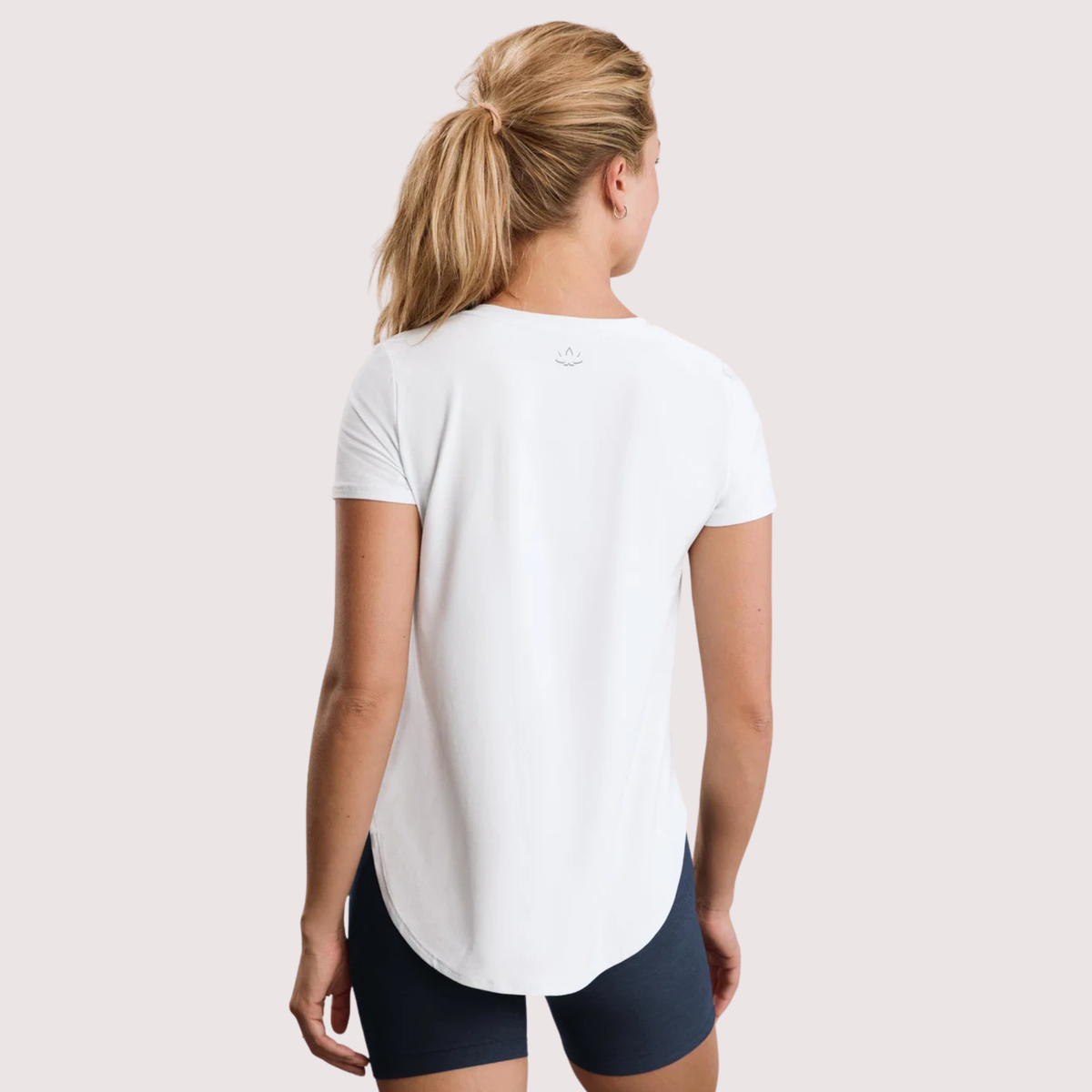 Beyond Yoga Womens Featherweight On The Down Low Tee-Cloud White By