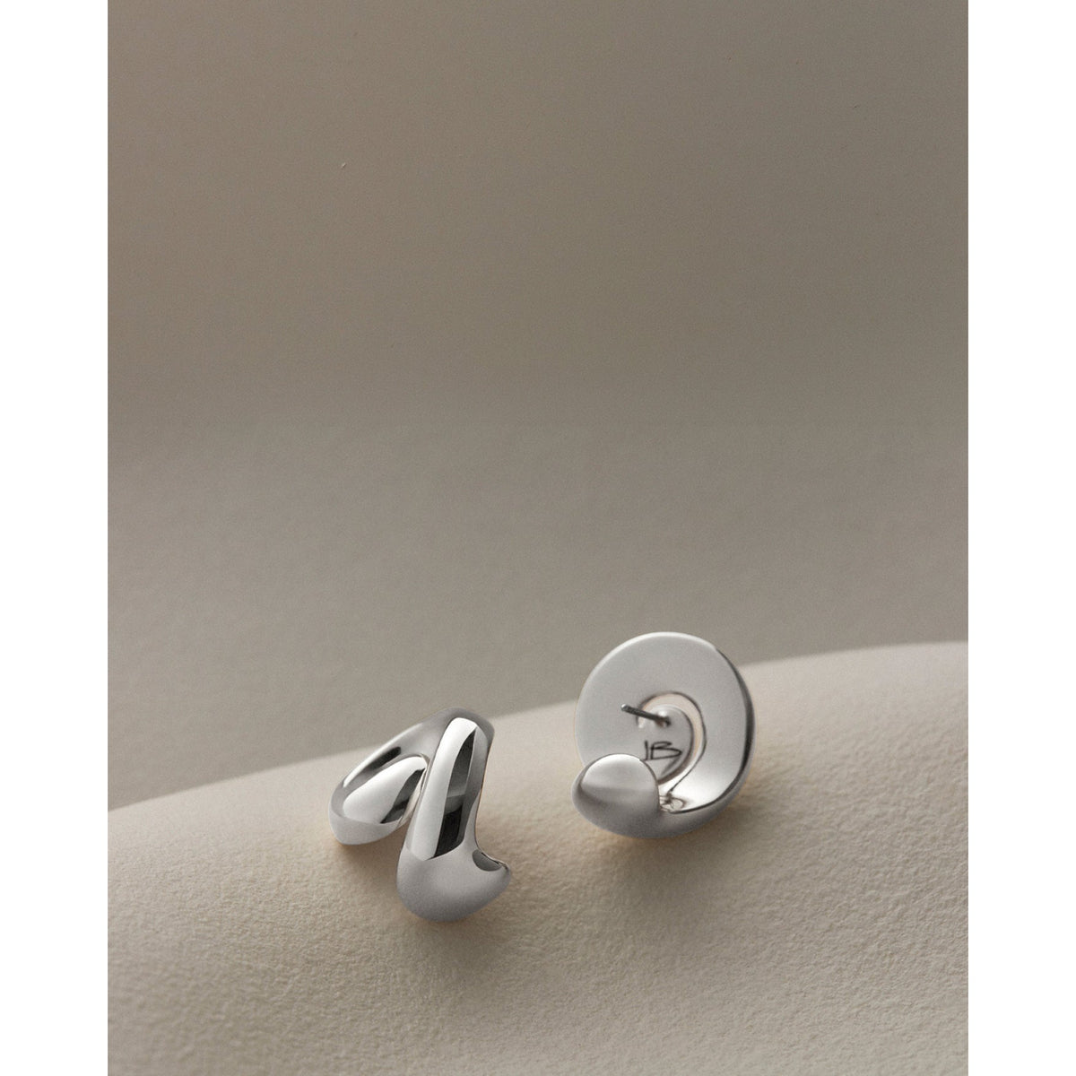 Jenny Bird Womens Gio Earrings in High Polish Silver - Silver