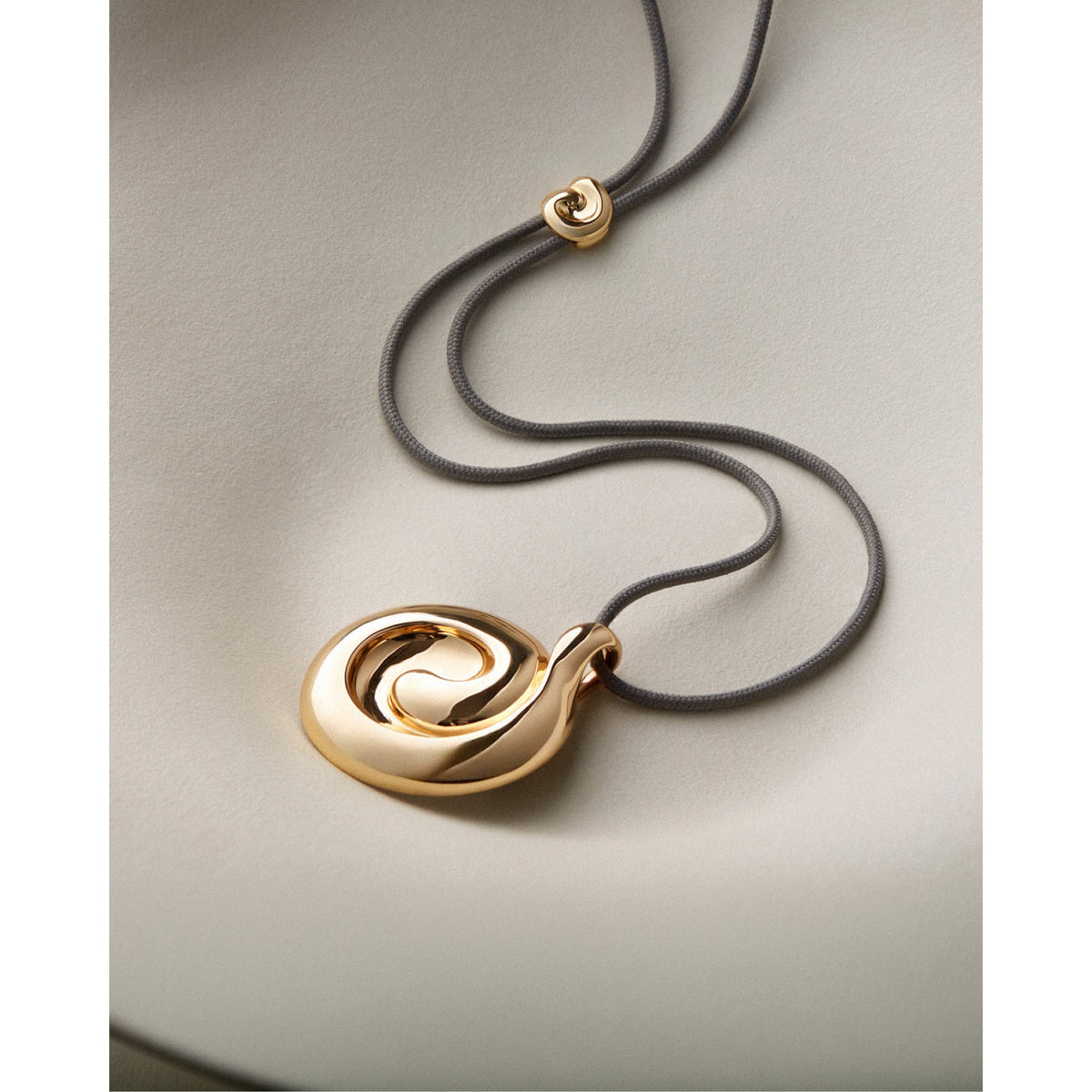 Jenny Bird Womens Nico Mirror Pendant Rope Necklace in High Polish Gold - Gold