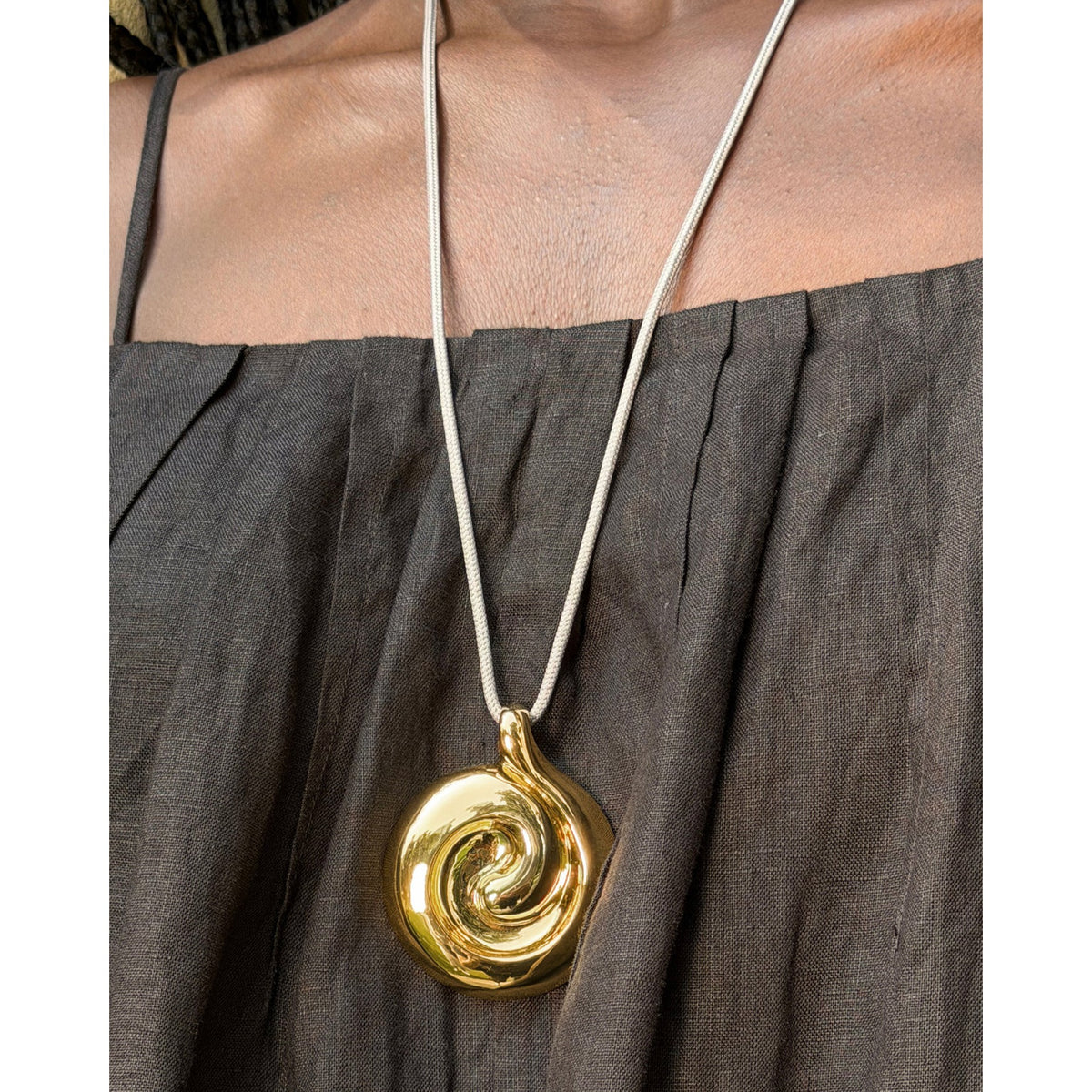 Jenny Bird Womens Nico Mirror Pendant Rope Necklace in High Polish Gold - Gold