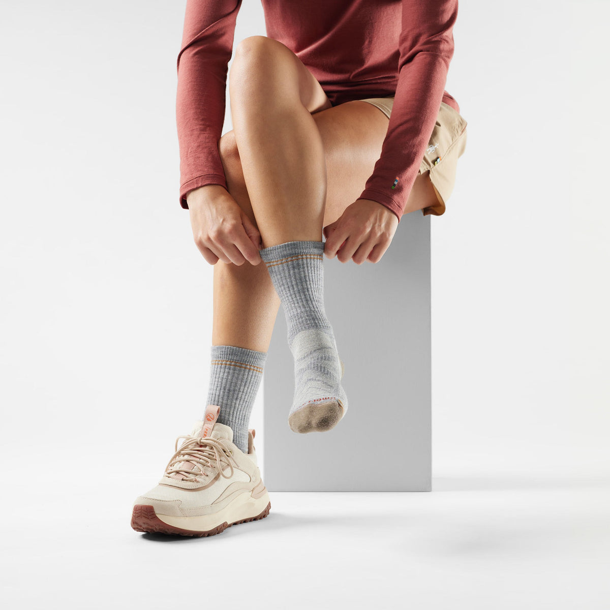 Smartwool Womens Performance Hike Light Cushion Crew - Light Gray-White