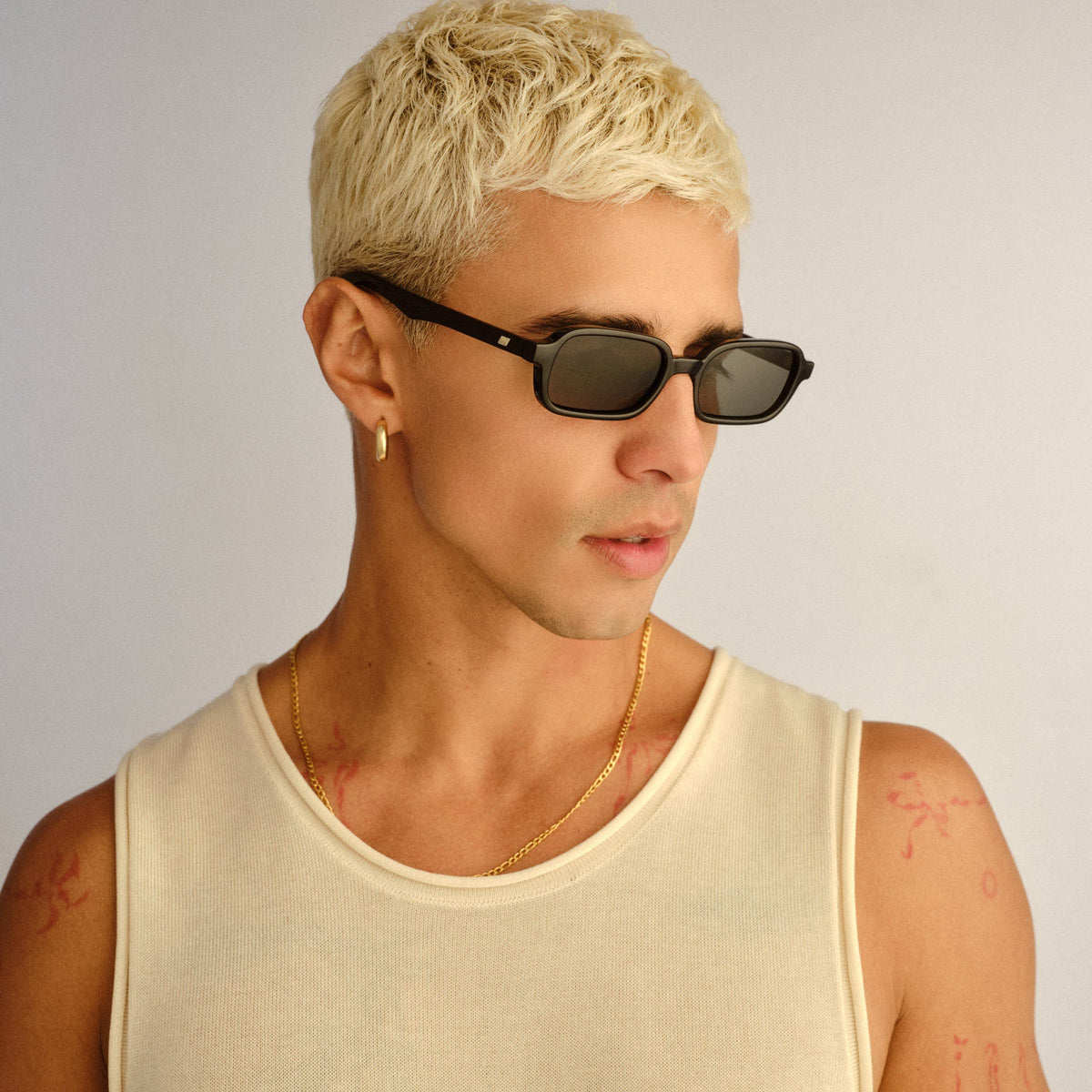 Le Specs Womens Pilferer Sunglasses - Black
