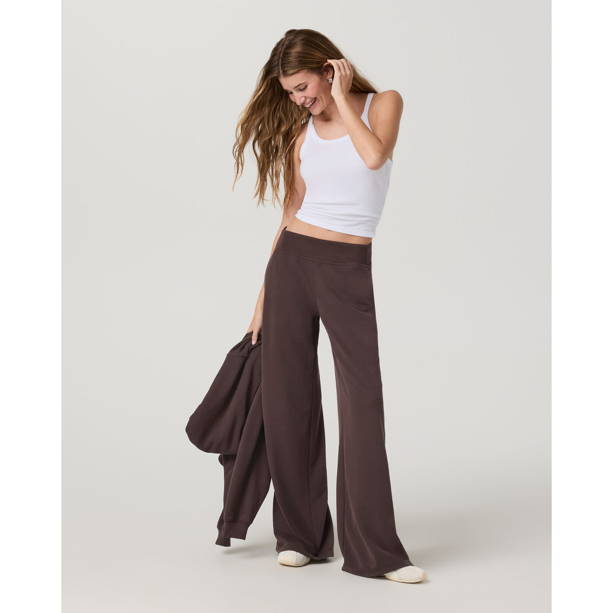 Vuori Womens Sedona Midrise Wideleg Sweat - French Roast
