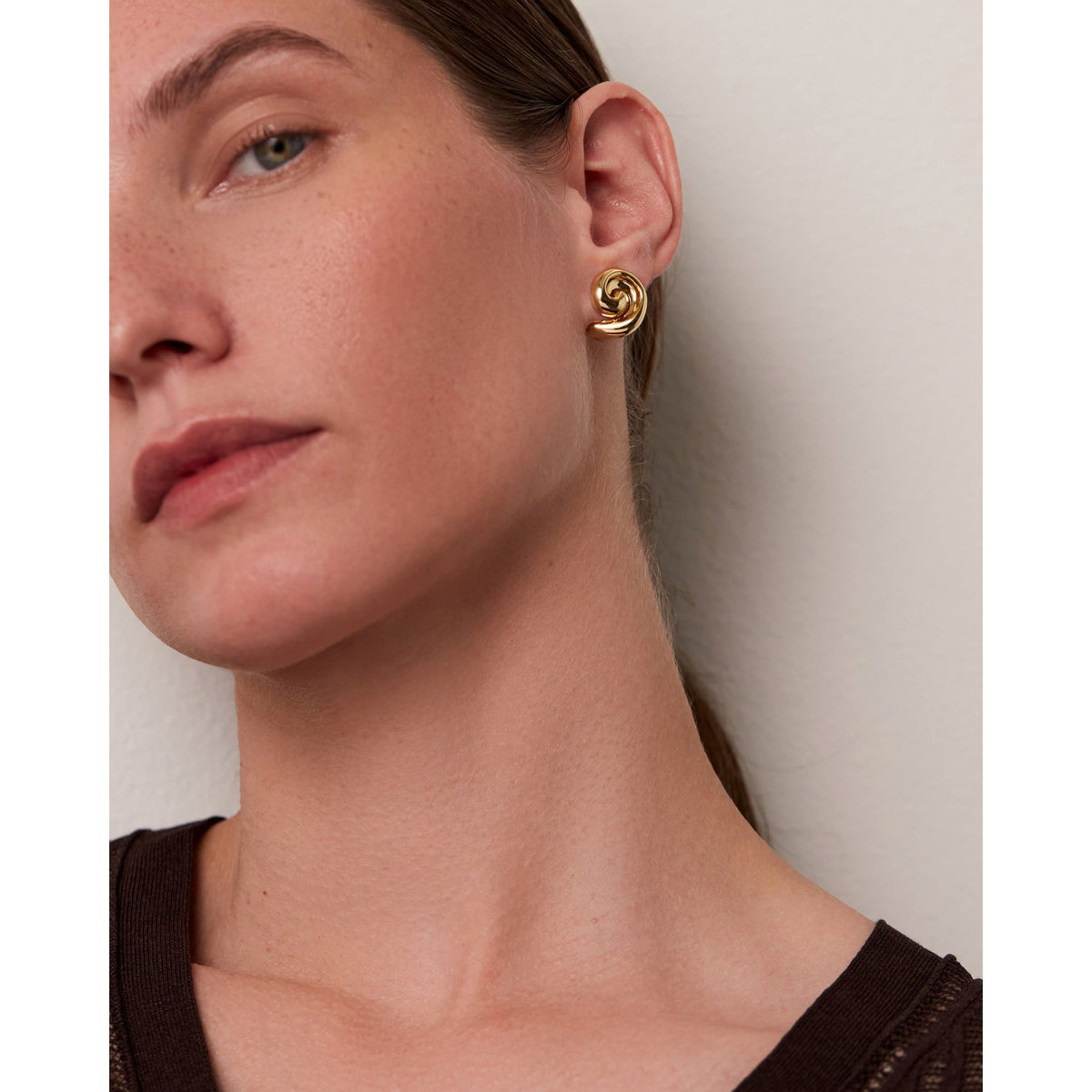 Jenny Bird Womens Small Gio Earrings in High Polish Gold - Gold