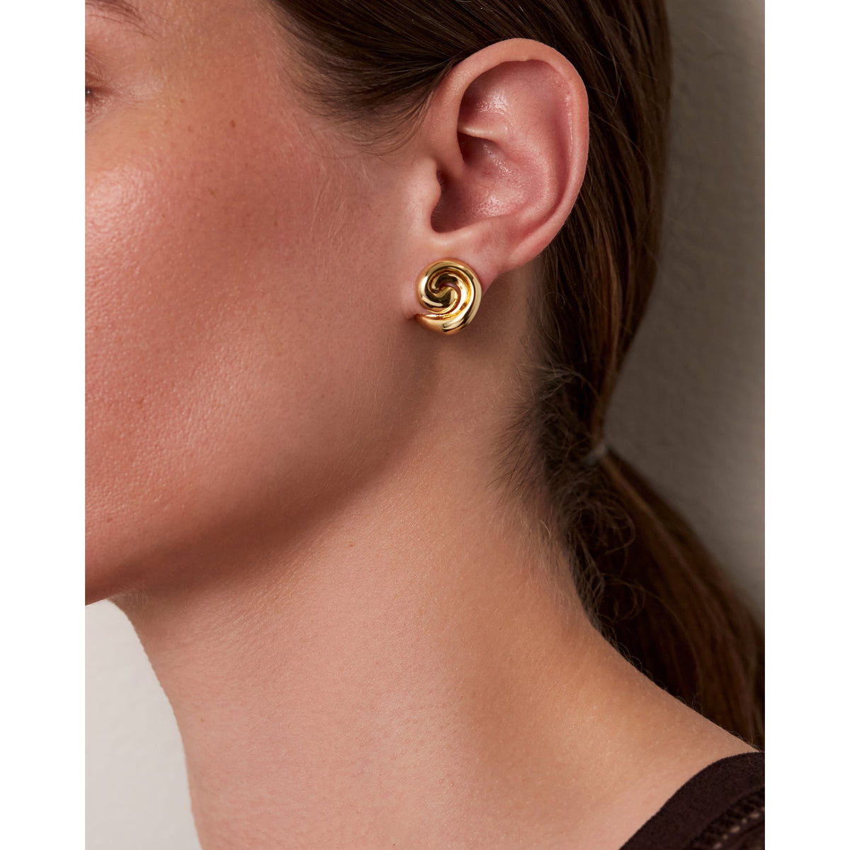 Jenny Bird Womens Small Gio Earrings in High Polish Gold - Gold