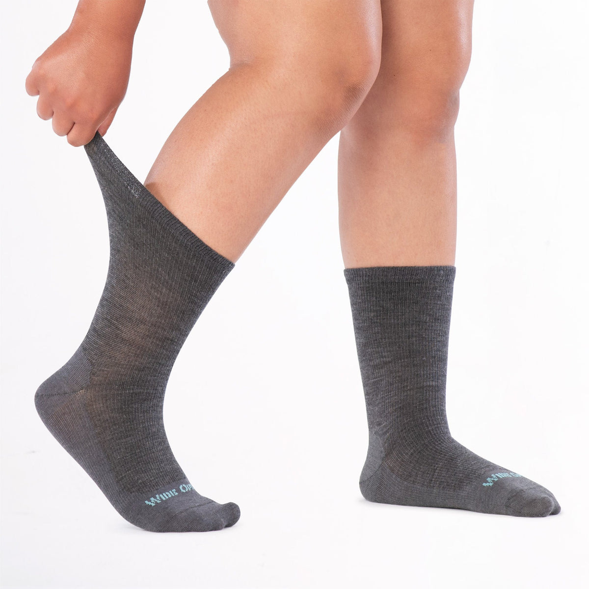 Wide Open Womens Solid Basic Crew Lightweight No Cushion Socks