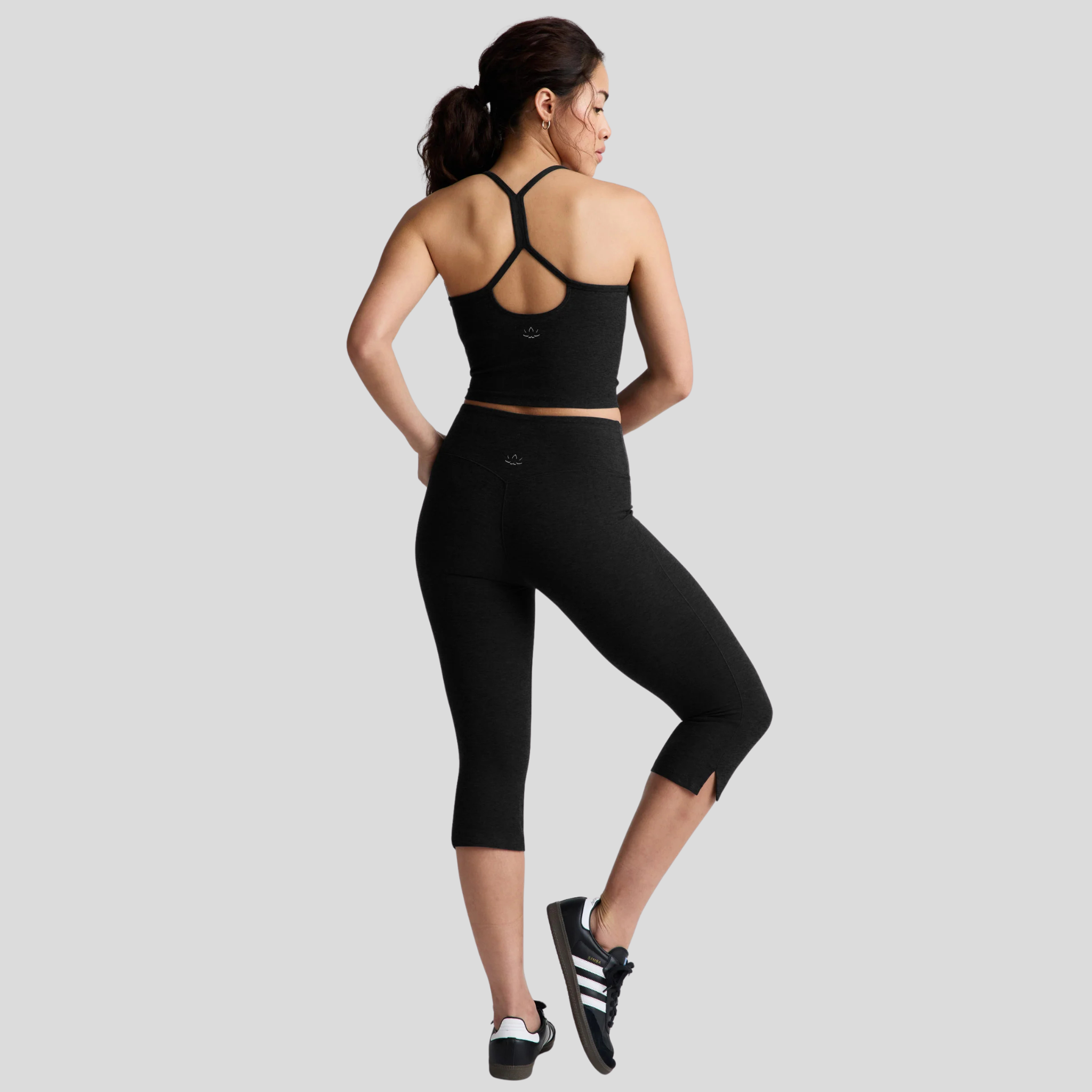 Beyond Yoga Womens Spacedye Cropped Flare Capri-Black