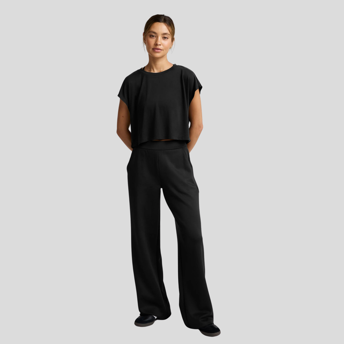 Beyond Yoga Womens Studio Luxe Cropped Tee-Black