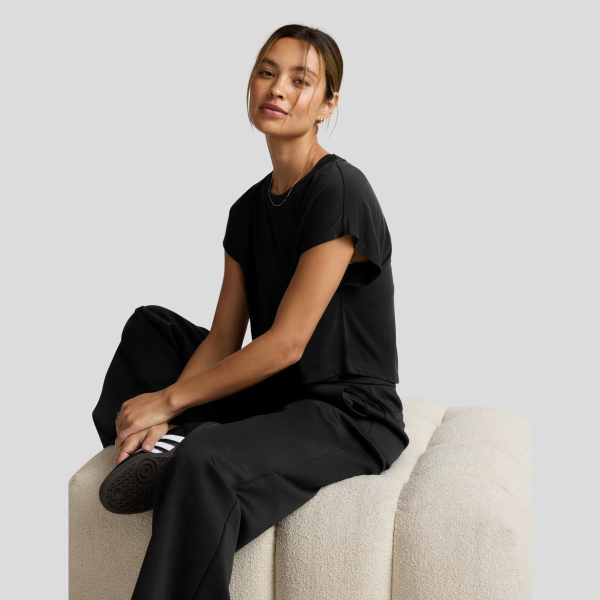 Beyond Yoga Womens Studio Luxe Cropped Tee-Black