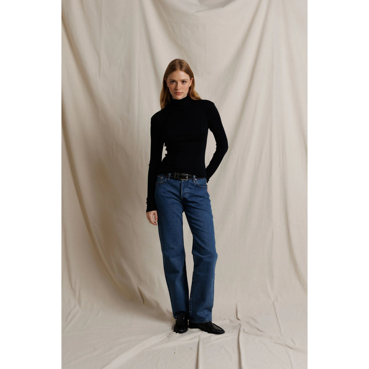 Perfect White Tee Womens Tati Sweatshirt - True Black