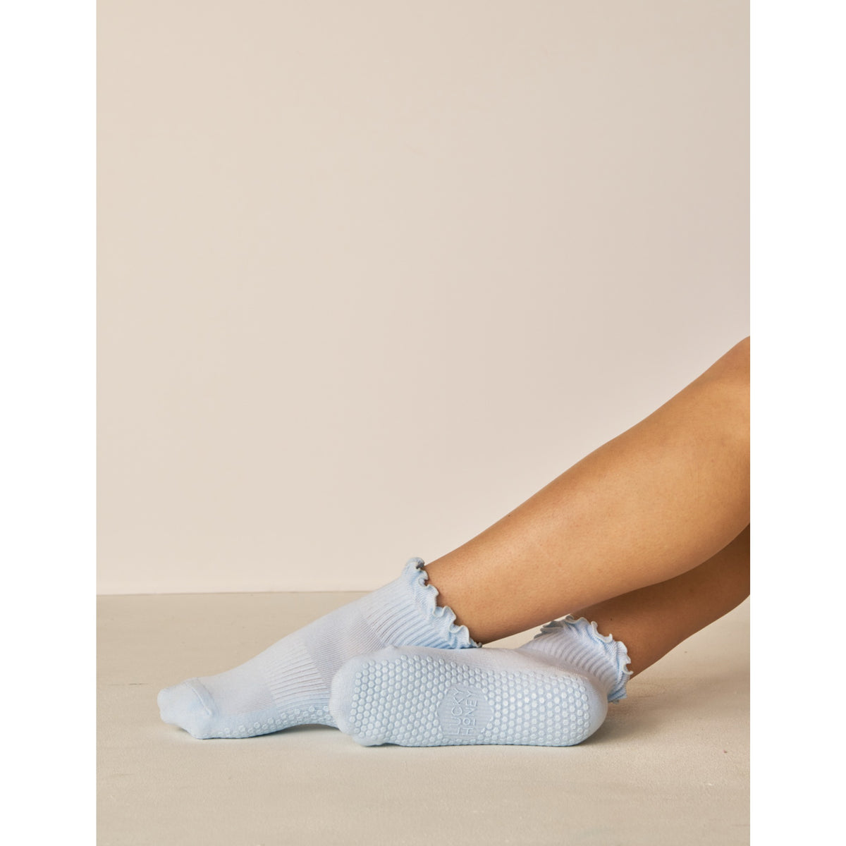 Lucky Honey Womens The Ruffle Grip Sock in Baby Blue
