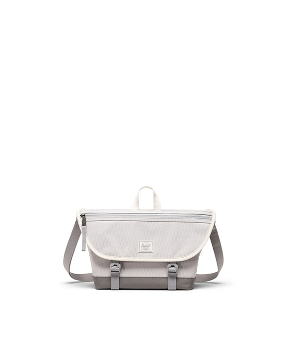 Cove Small Messenger in Vapor Diamond/Charcoal Gray S26