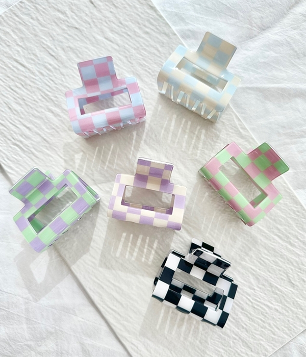 Assorted Pastel Checkered Claws - Camila Pastel