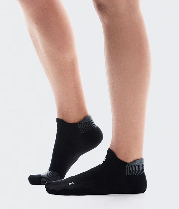 Unisex Performance Run Sock Low in Black |  Eclipse